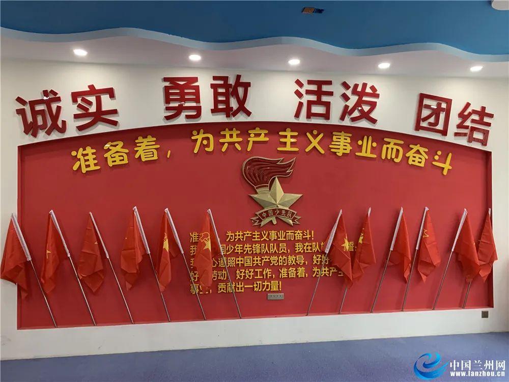 救援顽皮小猴