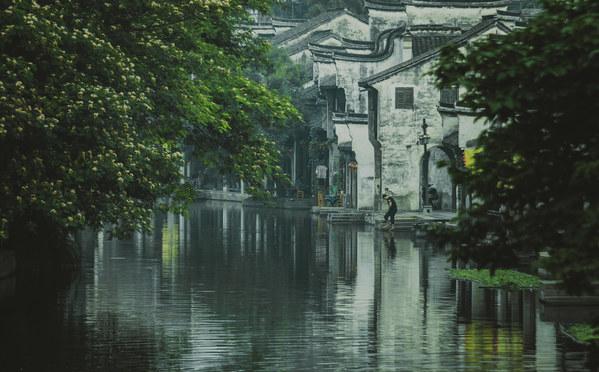 第1视角感受华山索道多惊险:想去华山的心达到顶峰